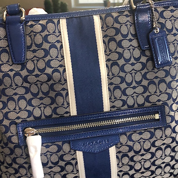 💙ISO💙Seeking long Patent Blue Leather Strap - Picture 3 of 3